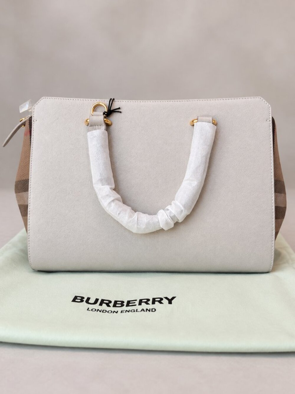 NWT Burberry Small Banwell Limestone Leather Check Bag